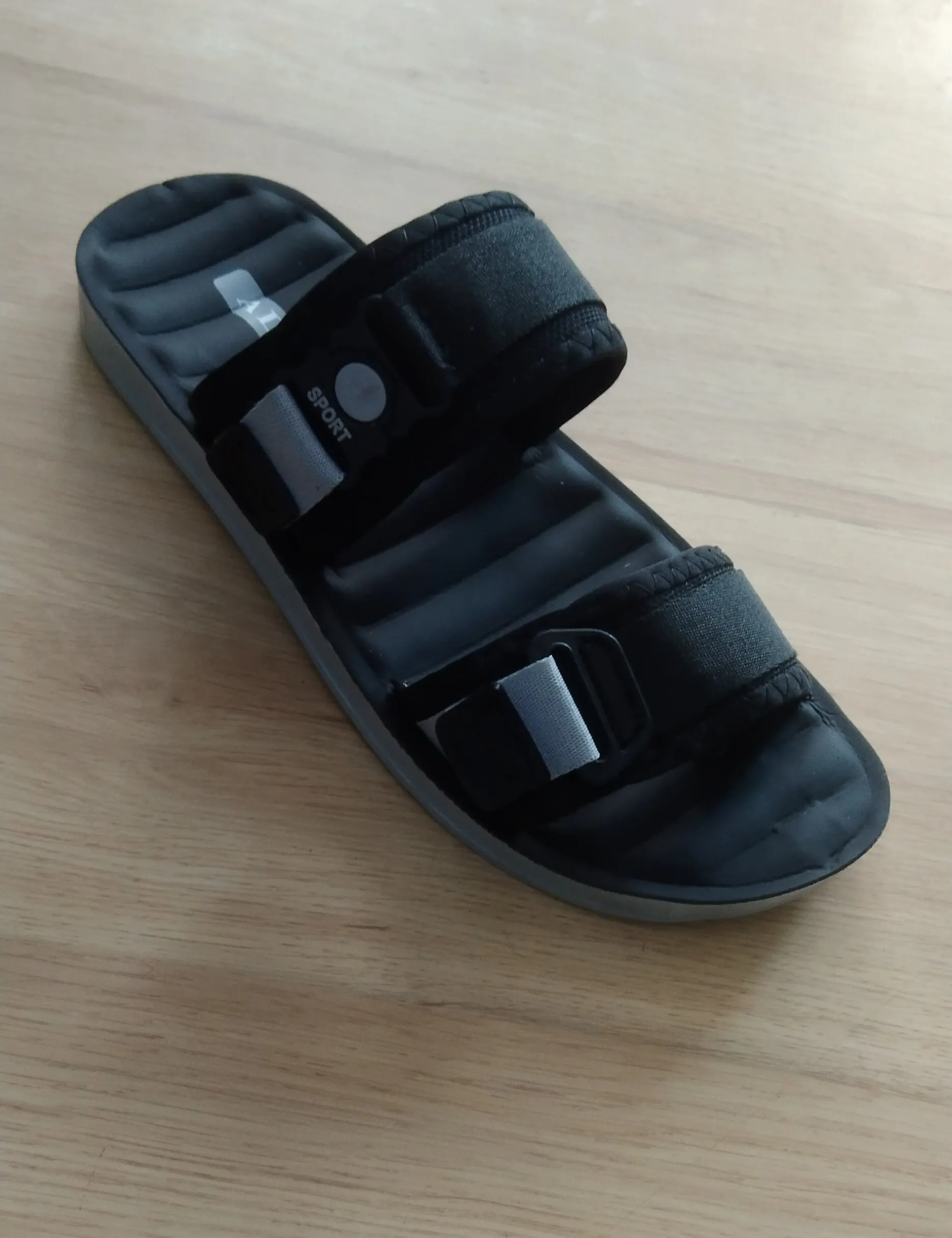 AL-2 HYBRID-04 Men Black Casual Slipper