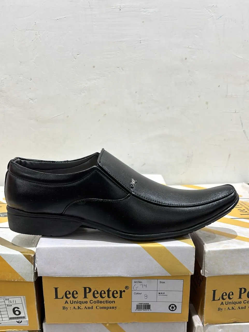 RESTINFOOT-22 Men Formal